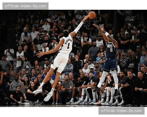 文班亚马防守覆盖面积恐怖:马刺近期单日防守增幅高达+2.6 文班亚马防守覆盖面积恐怖:马刺近期单日防守增幅高达+2.6