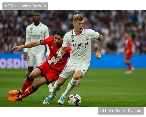 马德里举办业余联赛防守训练营,聚焦现代足球的拦截技巧 马德里举办业余联赛防守训练营,聚焦现代足球的拦截技巧